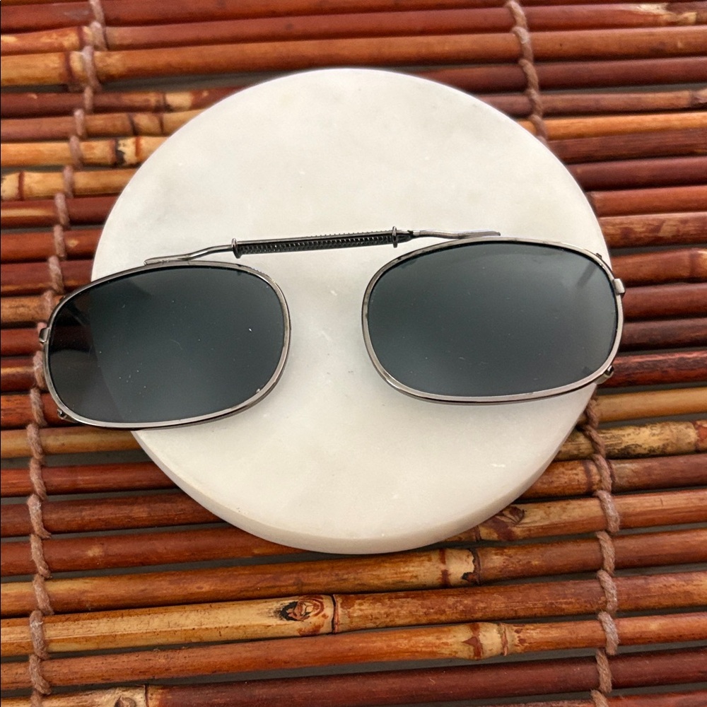 Stylish Black Clip on for Sunglasses